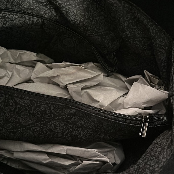 NWT Vegan Leather Shoulder Bag - Picture 11 of 12